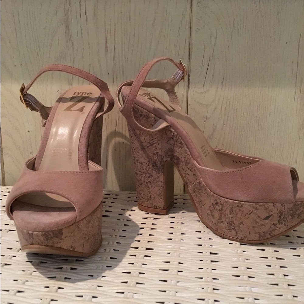 Type Z Leather platform sandals 8.5M, New